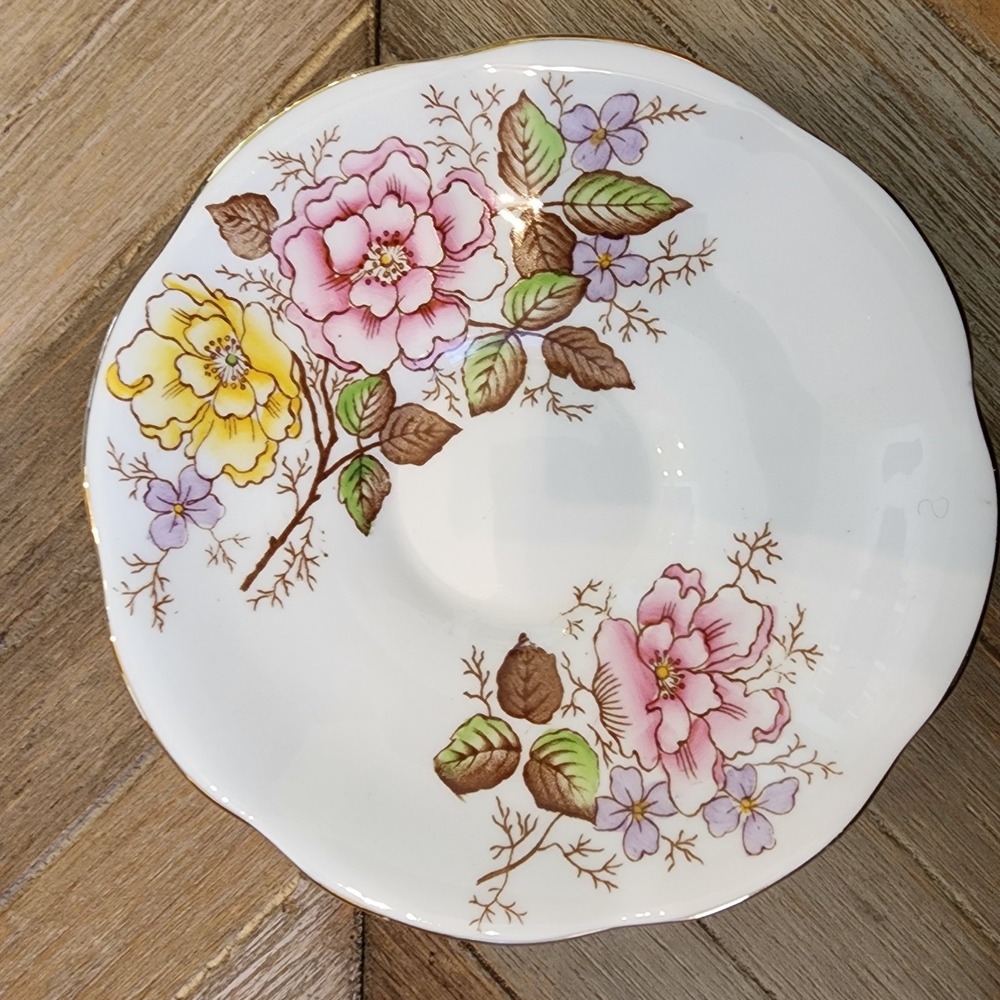 Taylor & Kent Bone China Saucer Plate Gold Trim Painted Flowers Floral‎ Decor